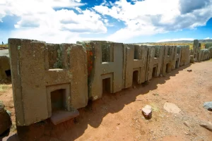 Tecnologia Sonora em Puma Punku: Como Blocos de Pedra Foram Cortados com Precisão a Laser?