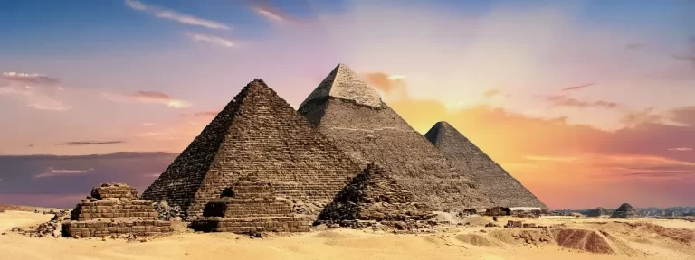 O Segredo das Pirâmides do Egito: Conhecimento Alienígena ou Engenharia Antiga?